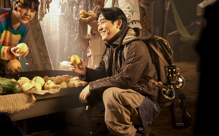 Hứa Vĩ Văn xứng danh 'nam thần' không tuổi, phong độ chuẩn soái ca ở tuổi 44 Ảnh 2