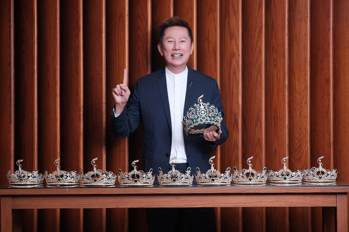 Ông Nawat nhiều lần gây chiến với Miss Universe.