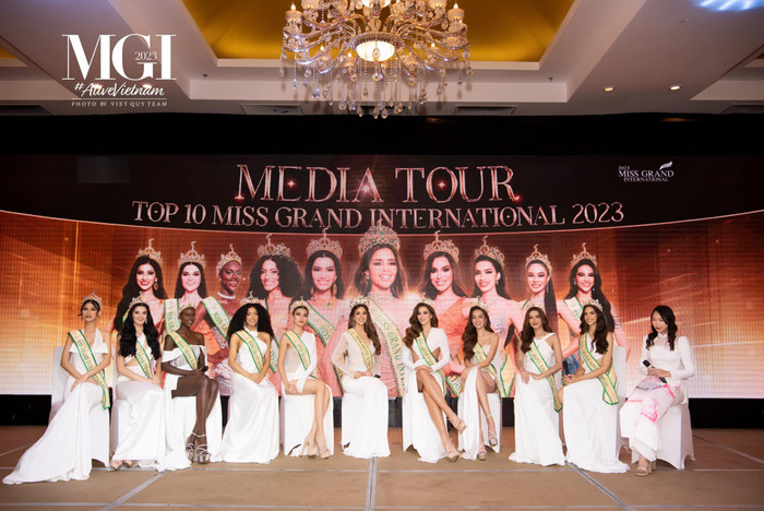 Dàn Hoa - Á hậu Miss Grand International 2023 lên tiếng bảo vệ ông Nawat và cuộc thi.