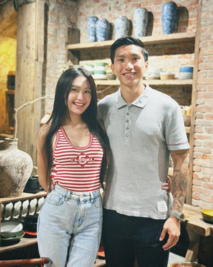 Những hình ảnh chụp chung của cặp đôi đều thu hút lượng tương tác 'khủng' ở trên mạng xã hội từ phía cư dân mạng.