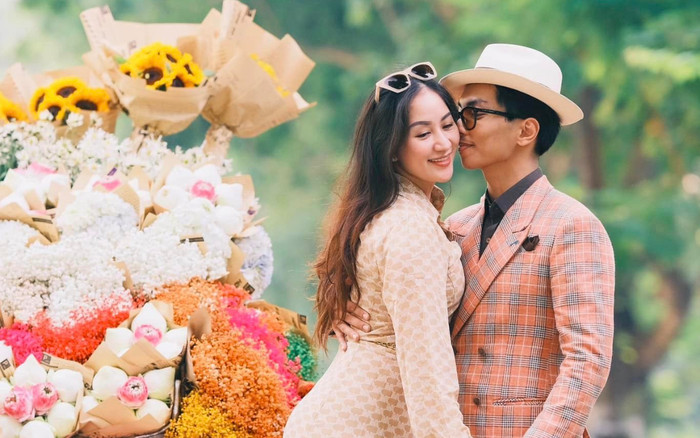 Khánh Thi - Phan Hiển trốn con ngắm mùa thu Hà Nội, nhan sắc mẹ bỉm sau sinh ấn tượng Ảnh 2