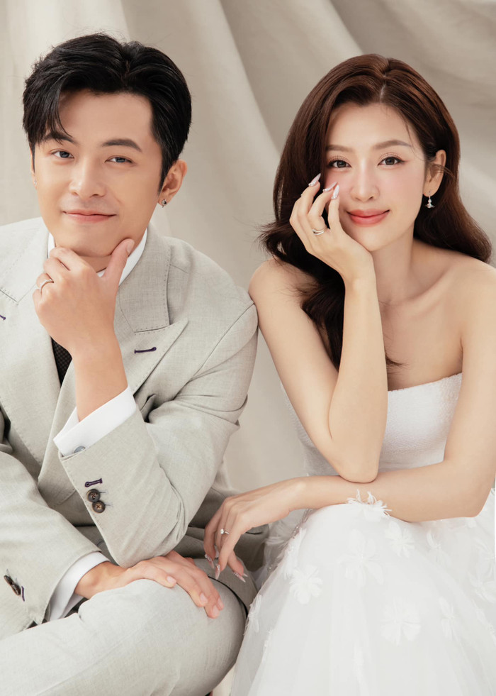 Trước đó Puka và Gin Tuấn Kiệt đã chiêu đãi người hâm mộ loạt ảnh cưới đẹp mỹ mãn