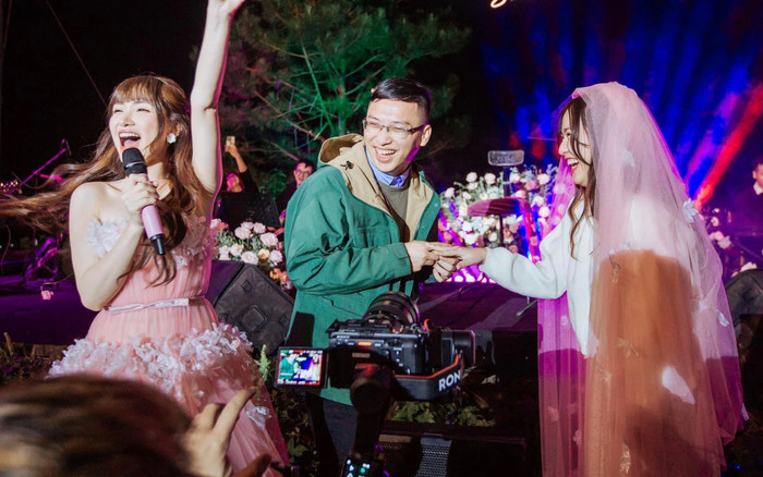 Hòa Minzy cầu hôn giúp cặp đôi yêu nhau gần thập kỉ, dân tình vội thúc giục điều này Ảnh 2