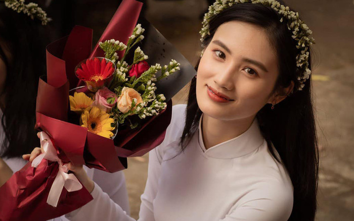 Ý Nhi bất ngờ khoe ảnh thời học sinh, nhan sắc thuở dậy thì thế nào? Ảnh 2