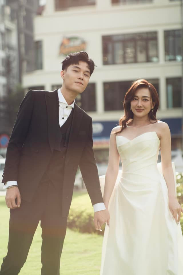 Phương Lan và Phan Đạt đã có 5 năm hẹn hò, luôn đồng hành cùng nhau trong công việc và cuộc sống. 