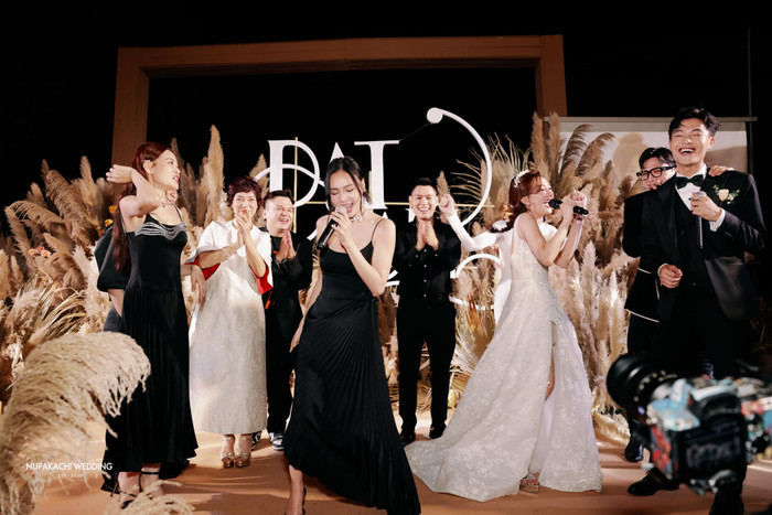 Nhiều sao Việt quậy tưng bừng tại đám cưới của Phương Lan - Phan Đạt tối 20/11. 