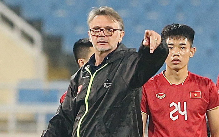 Khi HLV Troussier chỉ có hay, cầu thủ Việt Nam còn kém và mặt sân Mỹ Đình xấu Ảnh 2