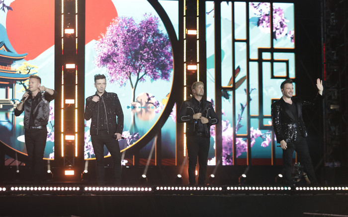 Concert Westlife tại Việt Nam: Điểm sáng từ boyband huyền thoại và loạt vấn đề về khâu tổ chức Ảnh 2