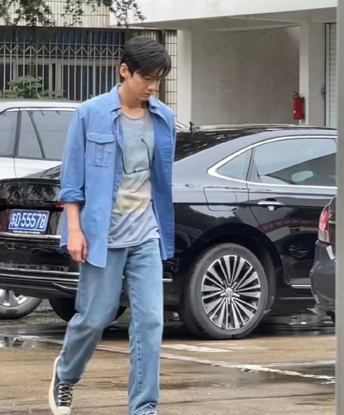 Hình ảnh Bạch Kính Đình khiến khán giả xôn xao.