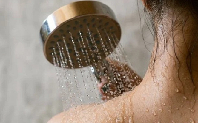 3 vị trí bẩn nhất trên cơ thể nhưng nhiều người dễ bỏ quên khi tắm, gây ảnh hưởng đến sức khỏe làn da Ảnh 2