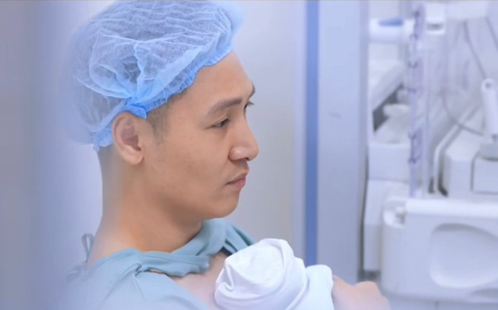 Xúc động nhìn lại hành trình 'vượt cạn' của bà xã Mạnh Trường, nam diễn viên túc trực bên vợ 24/24 Ảnh 2