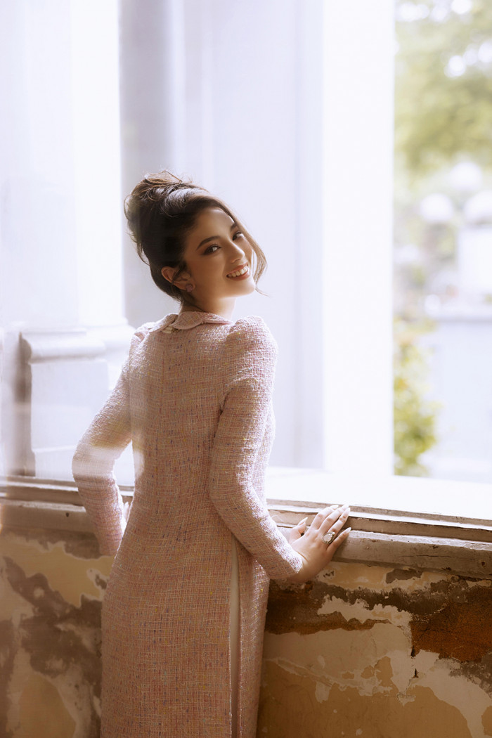 Hình ảnh mẫu teen mang hai dòng máu 'gây sốt' mạng xã hội.