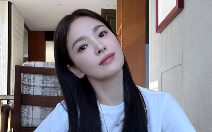 Song Hye Kyo khoe quà 'khủng' từ người thương, tâm lý thế này bảo sao nữ thần không mê Ảnh 2