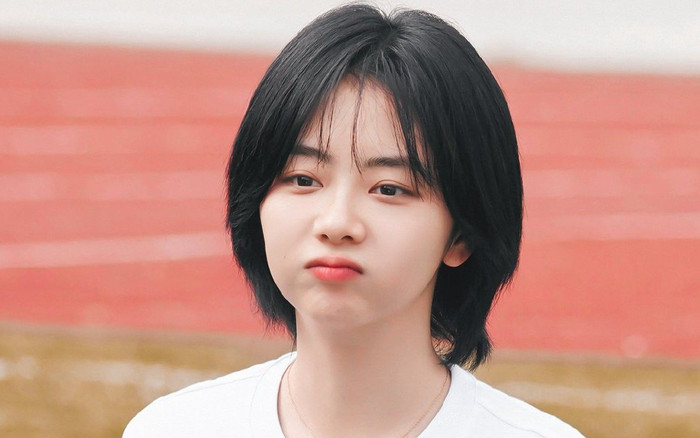 Đàm Tùng Vận tiếp tục gây sốt với tạo hình nữ sinh, dễ thương như này ai bảo đã ngoài 30 Ảnh 2