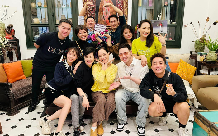 Bảo Thanh cùng dàn diễn viên nổi tiếng đến thăm một nhân vật, danh tính không xa lạ! Ảnh 2