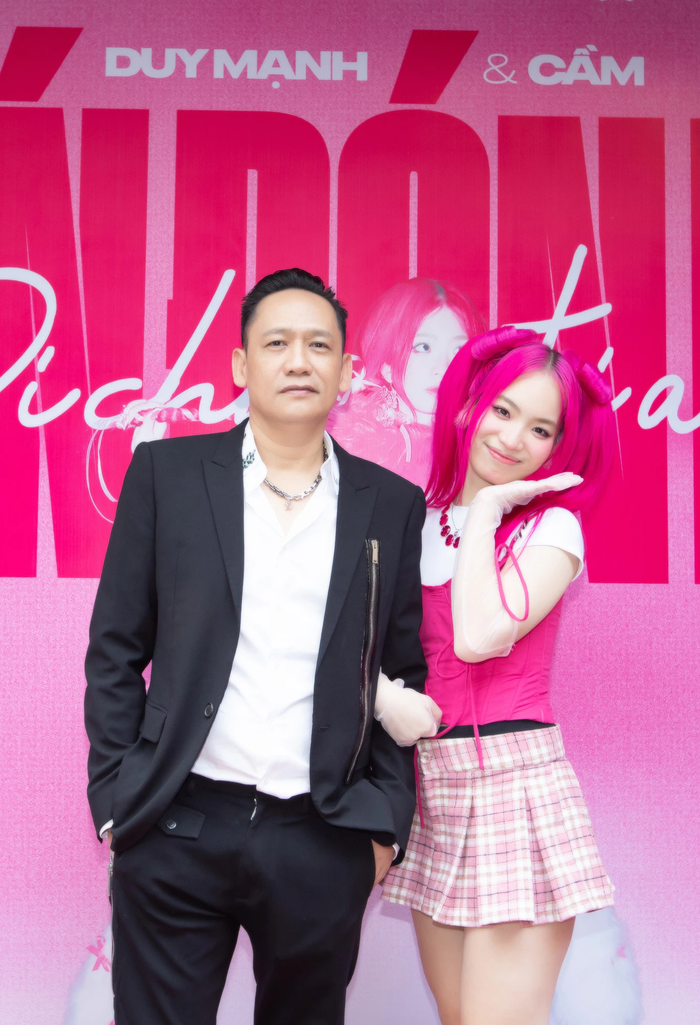 Con gái Duy Mạnh là ca sĩ Cầm - tân binh trẻ đang nhận được nhiều sự chú ý hiện nay. 