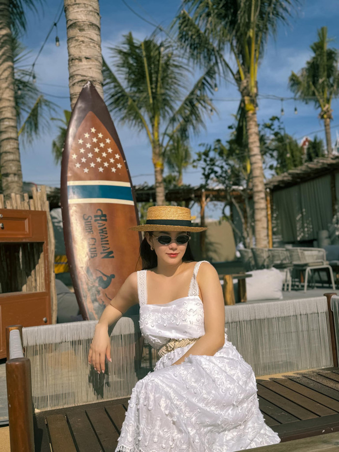 Minh Hằng đang tận hưởng chuyến du lịch đầu tiên sau khi sinh quý tử đầu lòng