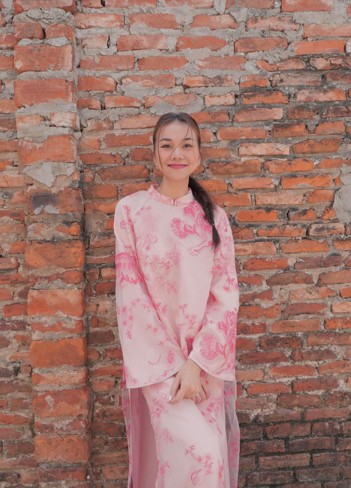 Thanh Hằng chia sẻ rằng, đối với cô, không chỉ mẹ chồng - nàng dâu mà là con người với nhau, không ai phải chứa đựng những điều ấm ức nào hay có cảm giác mình lấn lướt ai mà phải hòa hợp giữa mẹ và con. 