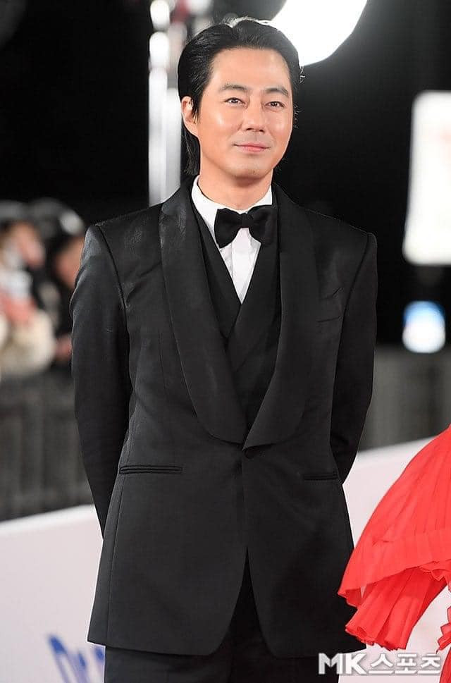 Tài tử Jo In Sung điển trai, lịch lãm