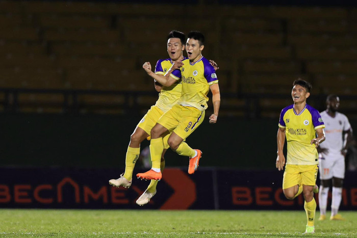 Bàn thắng của Tuấn Hải giúp Hà Nội FC đánh bại đội bóng của HLV Lê Huỳnh Đức. Ảnh: Hà Nội FC