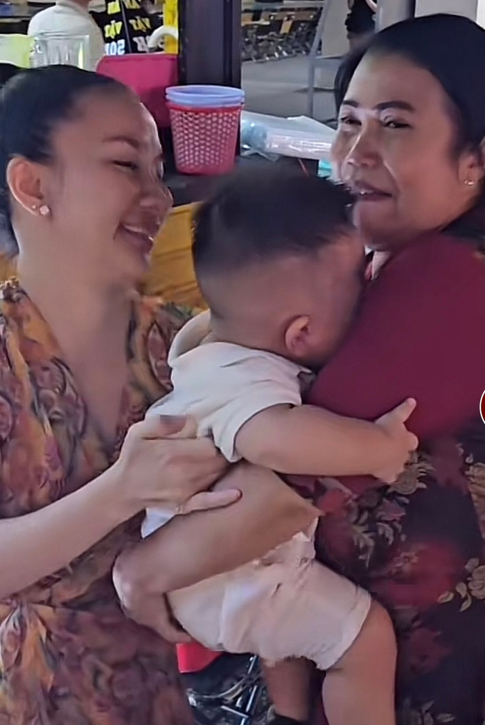 Mối quan hệ giữa mẹ ruột và vợ nam diễn viên rất tốt đẹp, không căng thẳng như lời đồn. 