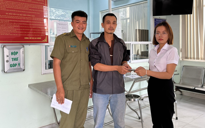 Đang rối rắm vì đánh rơi cọc tiền lớn, nữ kế toán bất ngờ nhận được 'phép màu' Ảnh 2