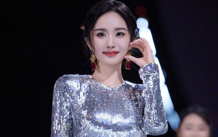 Sau thời gian dài yên ắng, Dương Mịch công bố tin vui cùng bạn trai, fan hạnh phúc gửi lời chúc mừng Ảnh 2