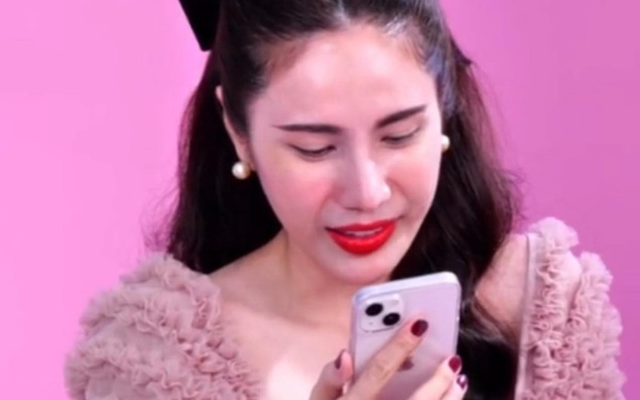 Nhận lời xin lỗi trên livestream, ca sĩ Thủy Tiên bất ngờ thốt lên câu này! Ảnh 2