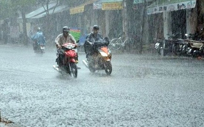 Diễn biến thời tiết trái ngược tại miền Bắc và miền Trung Ảnh 2