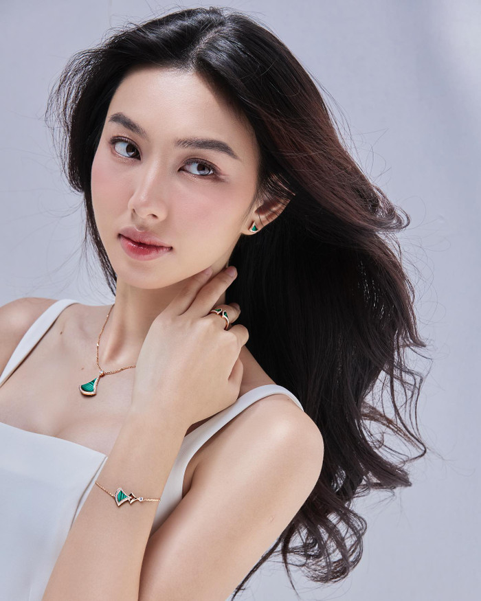 Vẻ bề ngoài xinh đẹp, tinh thần làm việc chăm chỉ đã giúp hoa hậu Thùy Tiên luôn nhận về cảm tình từ công chúng