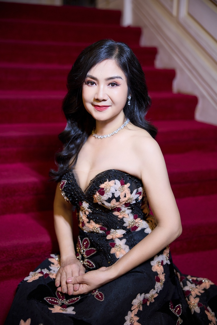 Hình ảnh nữ diễn viên sinh năm 1969 ở tuổi 54. 