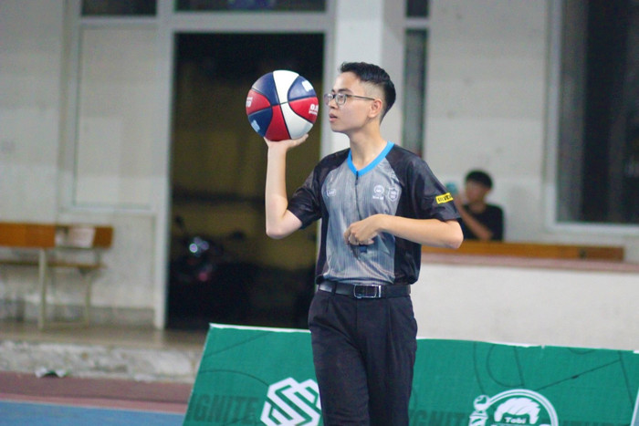 Ở trường Đại học, ngoài việc học tập, Thế Trung rất năng nổ trong các hoạt động thể thao