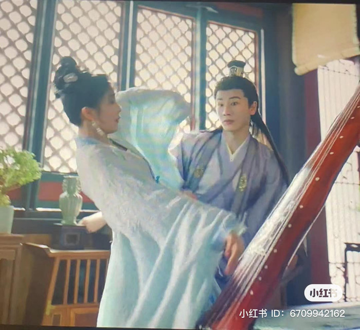 Có tương tác hóa học khá tốt nhưng Bạch Lộc - Trương Lăng Hách trở thành trò cười cho cư dân mạng vì góc quay xấu.