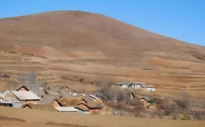 Bí ẩn ngôi làng 'thoắt ẩn thoắt hiện' ở sa mạc Dubai: Xuất hiện vào ban ngày, đêm đến lại chẳng thấy đâu Ảnh 2