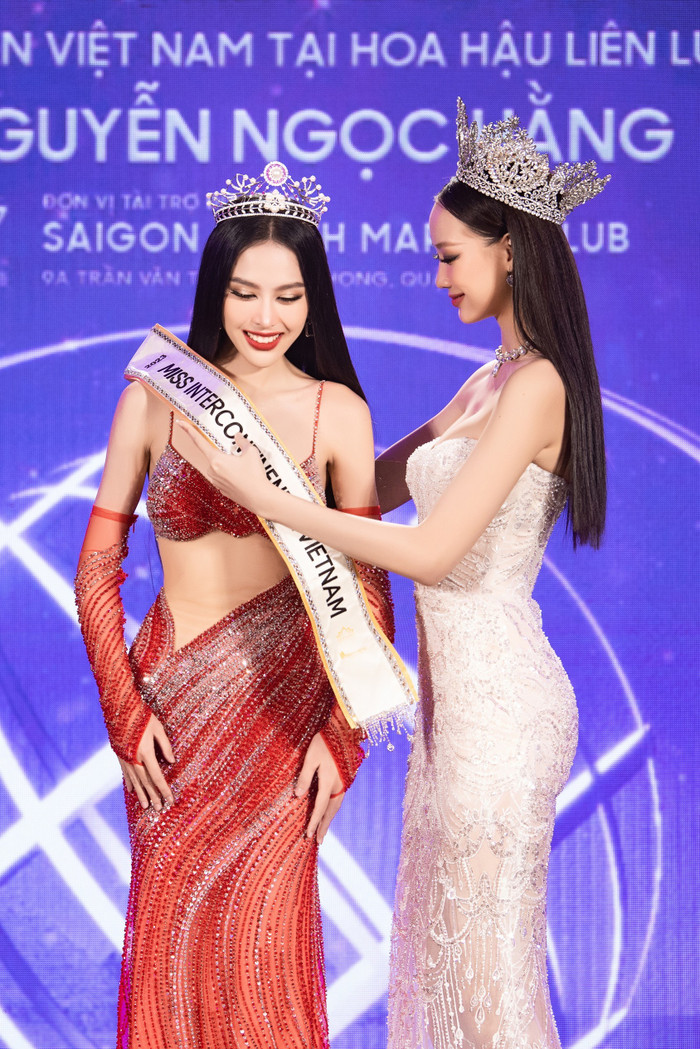 Lê Nguyễn Ngọc Hằng phải cố gắng nhiều lần để duy trì vinh quang từ đàn chị.