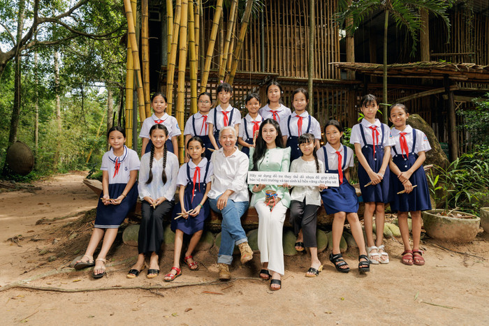 Thời gian gần đây, nàng hậu tích cực tham gia những dự án môi trường, 'bồi đắp' thêm cho 'profile' gửi đến Miss Earth.