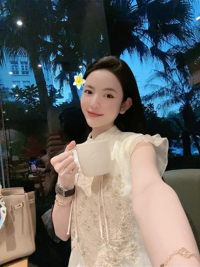 Bạn gái Quang Hải thường đăng ảnh 'sống ảo' ở trên tài khoản cá nhân