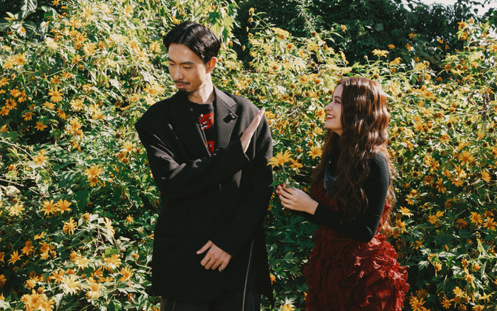 Loạt khoảnh khắc ngọt ngào của Hoàng Thùy Linh và Đen Vâu: 'Tình trong như đã mặt ngoài còn e' Ảnh 2