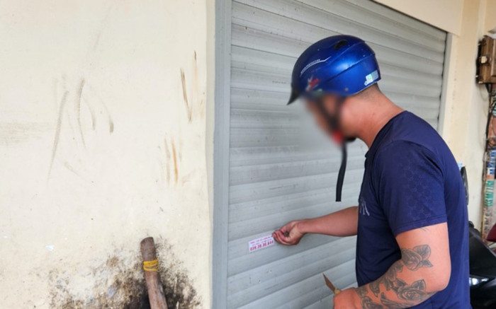 Được trả công 100.000 đồng/ngày dán quảng cáo, thanh niên bị phạt số tiền không ngờ Ảnh 2