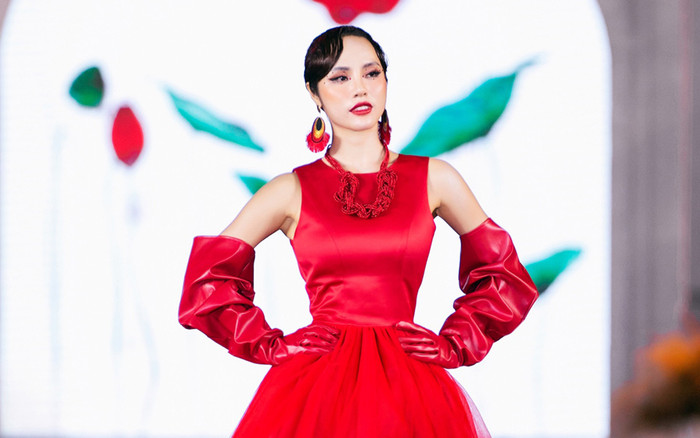 Hoa khôi Trà My khoe sắc, diện trang phục đậm nét truyền thống trên sàn diễn thời trang Ảnh 2