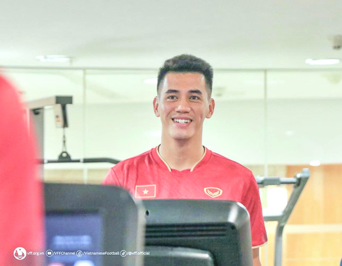 Dù ghi 1 bàn giúp CLB Bình Dương hạ TPHCM nhưng Tiến Linh vẫn bị HLV Lê Huỳnh Đức nhận xét phong độ chưa cao, thể lực chưa tốt.