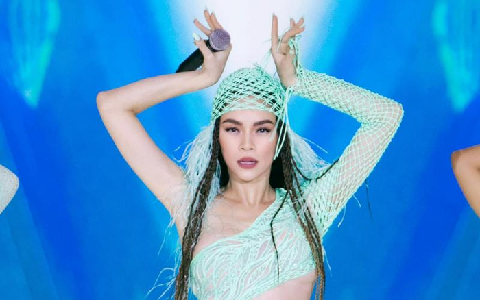 Hà Hồ vẫn 'chễm chệ' ở vị trí hàng đầu khi khán giả nghĩ đến danh xưng 'Nữ hoàng giải trí' Vbiz.