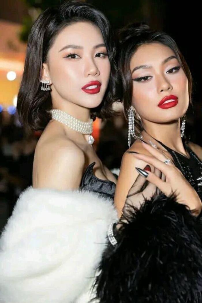 'Sốt' lại khoảnh khắc Quỳnh Hoa đọ sắc cùng mỹ nhân hụt vé thi Miss Universe, ai 'chặt' ai? Ảnh 1