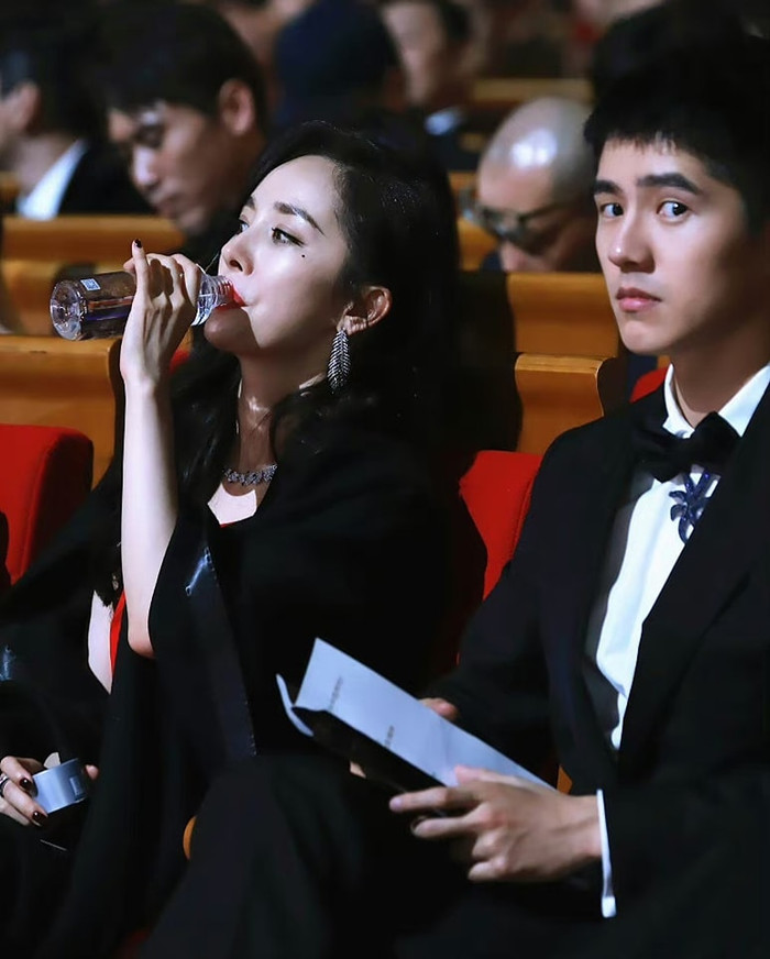 Dương Mịch chứng tỏ độ hot bền bỉ không ai làm lại nhờ 1 chi tiết Ảnh 6