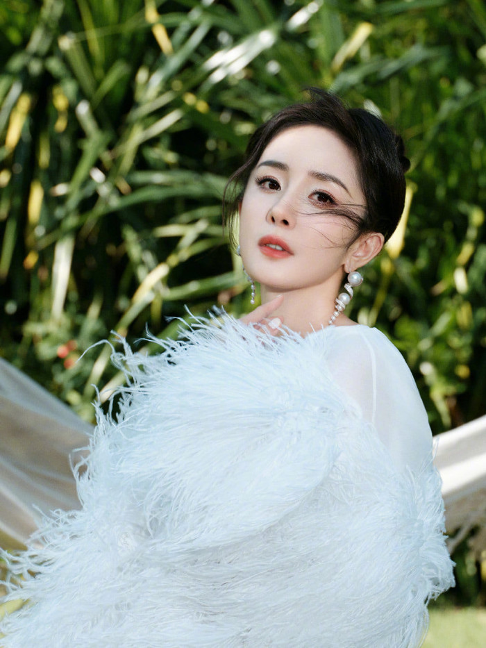 Dương Mịch hot hơn 10 năm địa vị không thể lay chuyển.