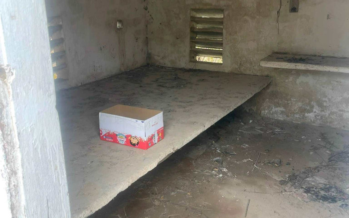 Bé trai sơ sinh bị bỏ rơi trong điếm canh đê, xót xa tình trạng lúc tìm thấy Ảnh 2