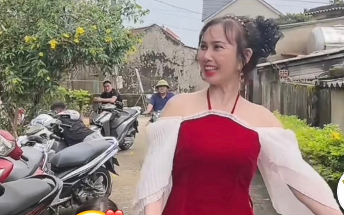 Mẹ Thùy Tiên phản pháo khi bị chê ăn mặc lòe loẹt Ảnh 2