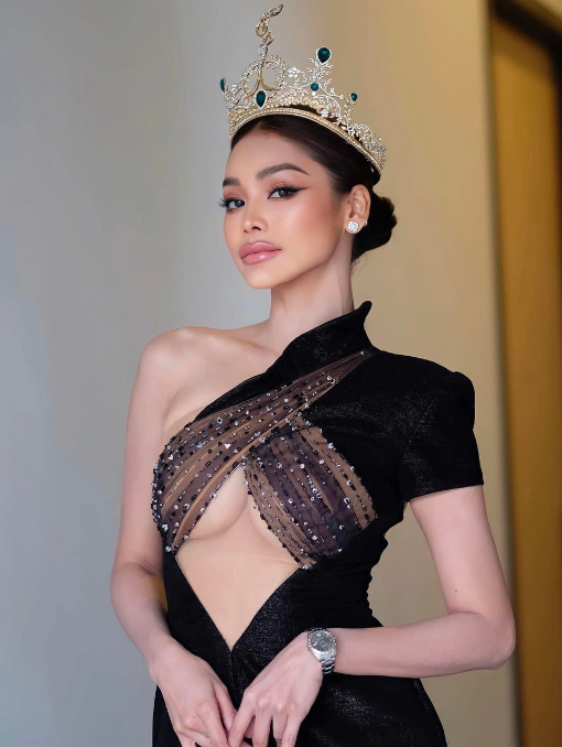 Engfa Waraha nắm trong tay nhiều hợp đồng đại diện thương hiệu lớn nhỏ, mang về hơn 100 triệu bath cho tổ chức MGI trong năm 2022.