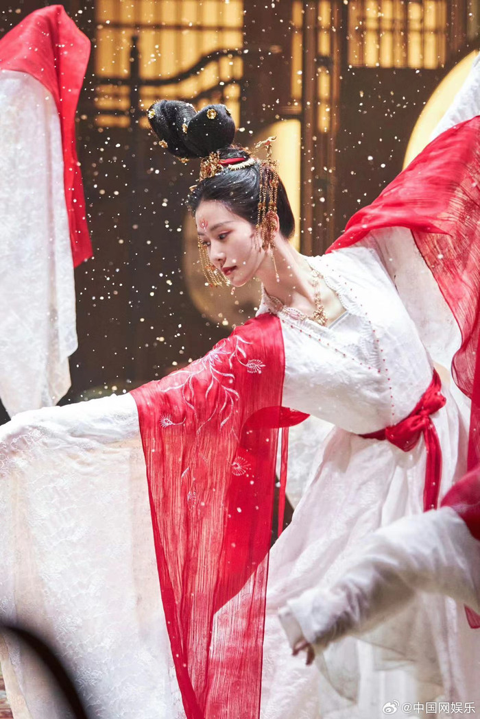 Dân tình mãn nhãn với những thước phim của đạo diễn Nhất Niệm Quan Sơn. 