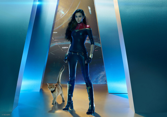  Tay áo dài được cắt ngắn, giúp hình tượng của nàng siêu anh hùng trở nên trẻ trung, năng động hơn. 